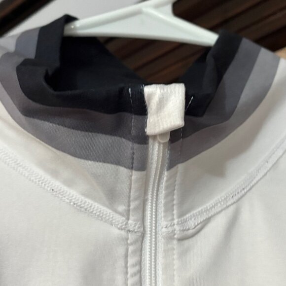 Krimson Klover, Size Large, White, Black and Red - Picture 5 of 5